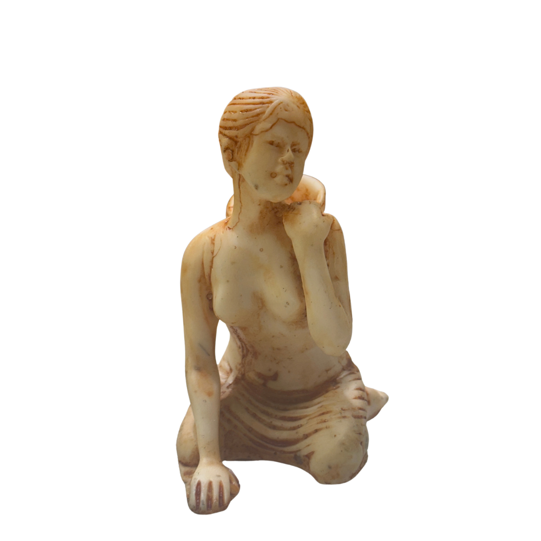 🍃 Handmade Polystone Tea Plucker Figurine – Traditional Tea Picker Statue