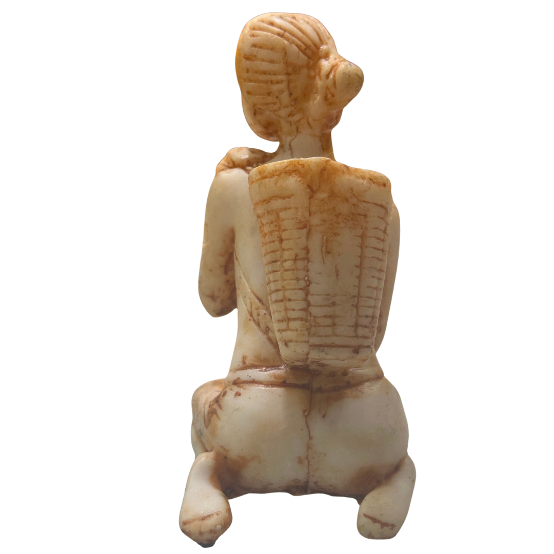 🍃 Handmade Polystone Tea Plucker Figurine – Traditional Tea Picker Statue