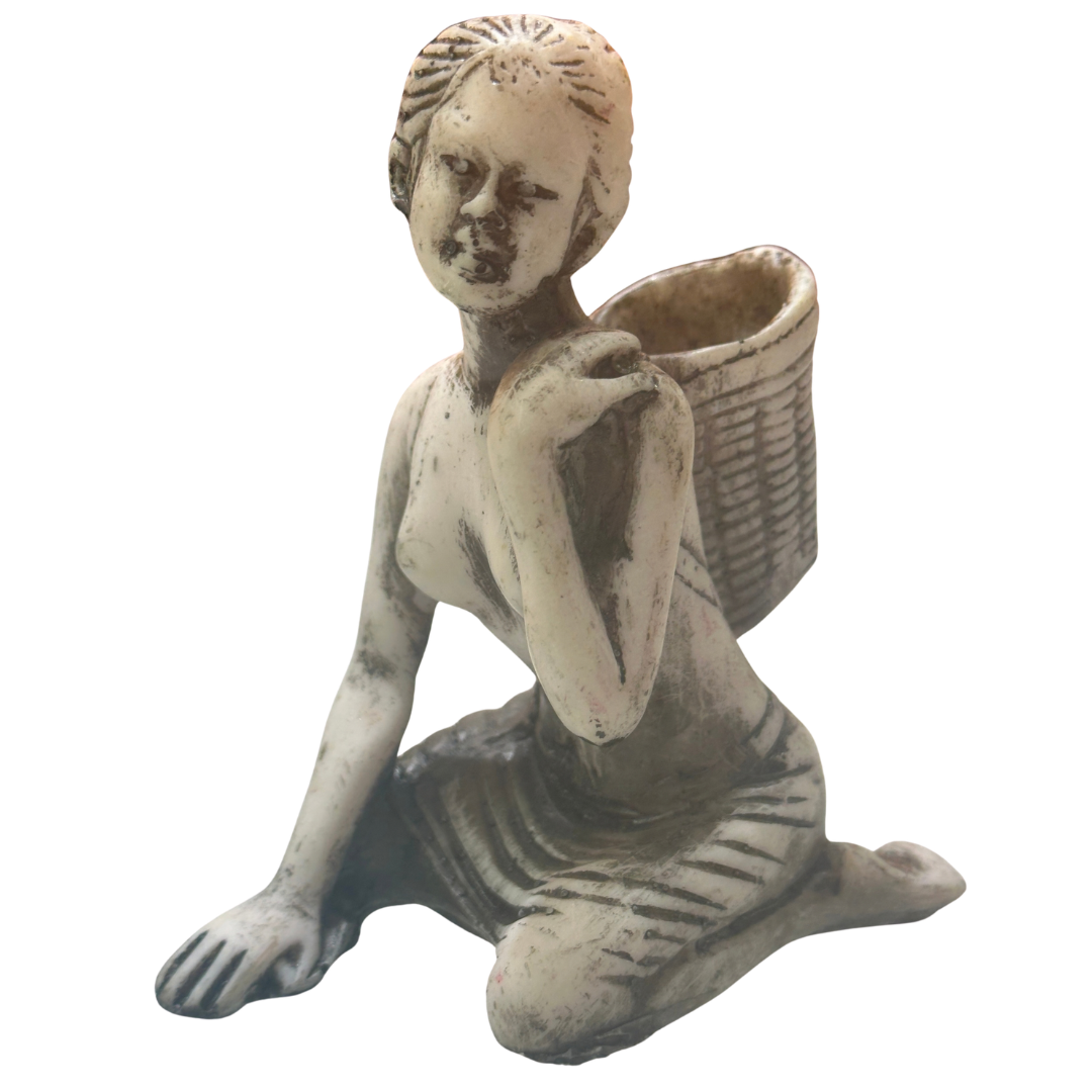 🍃 Handmade Polystone Tea Plucker Figurine – Traditional Tea Picker Statue