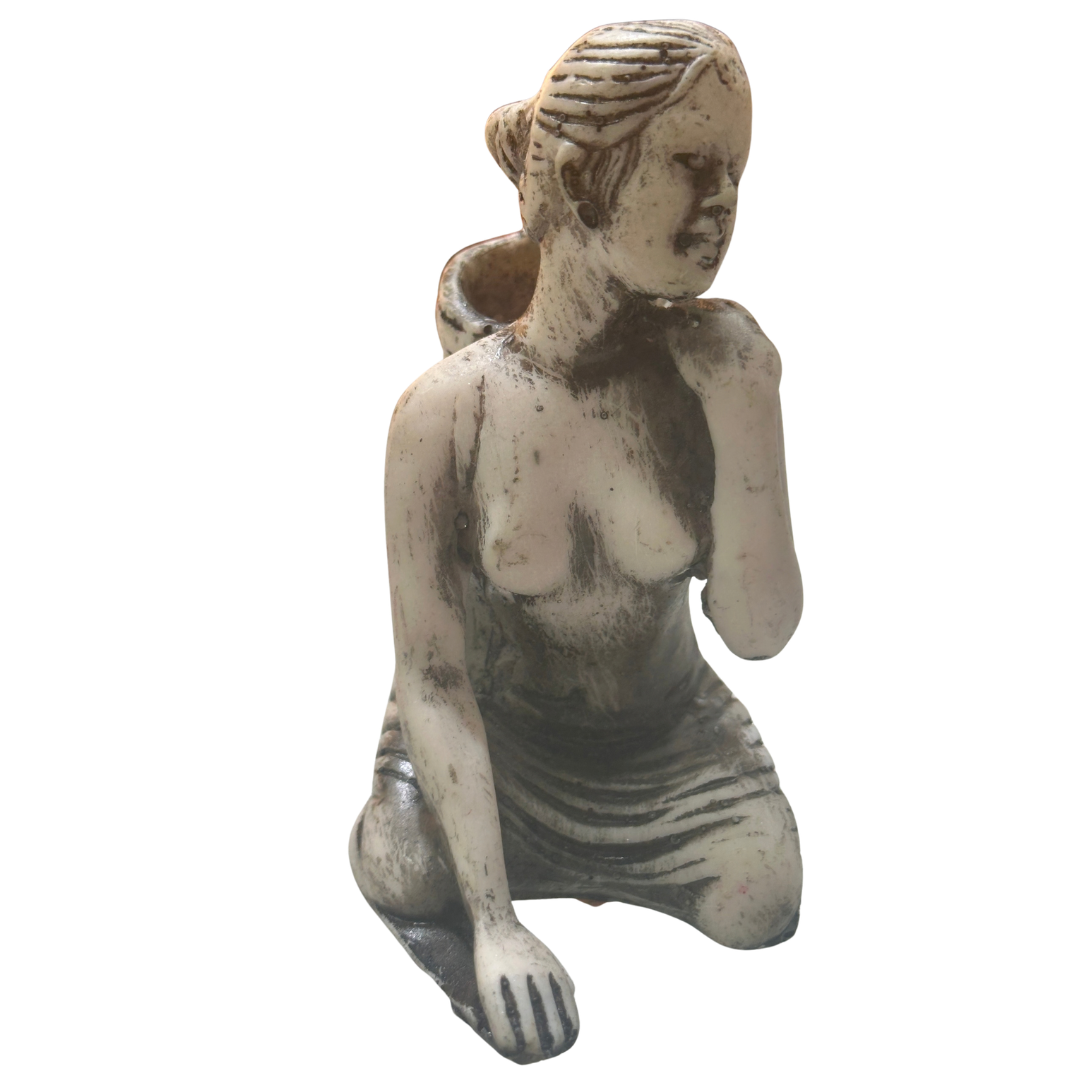 🍃 Handmade Polystone Tea Plucker Figurine – Traditional Tea Picker Statue